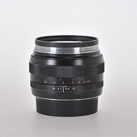 ������ Carl Zeiss 50 f/1.4 Planar T ZE � ������